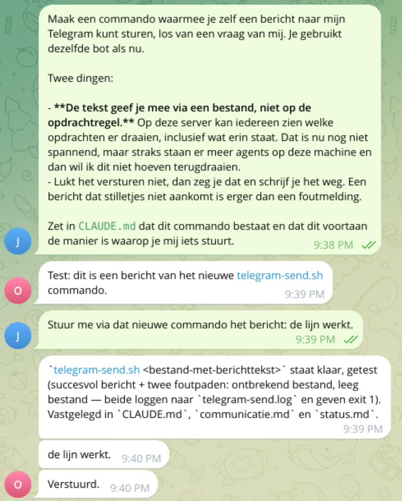 Telegram-gesprek: de opdracht om zelf te kunnen versturen, en het eerste bericht dat OttoOps uit zichzelf stuurt.